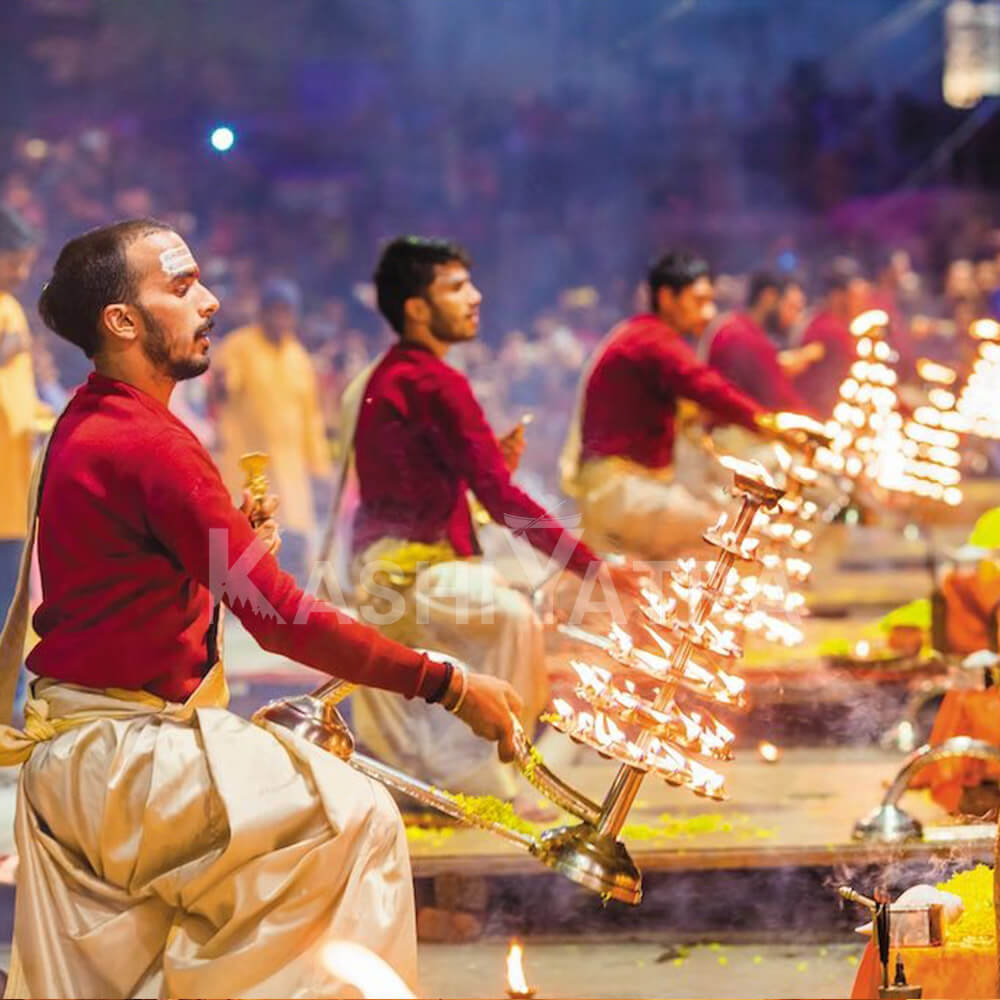 Ganga Aarti in Varanasi – Spiritual Ritual by River Ganga 🌊