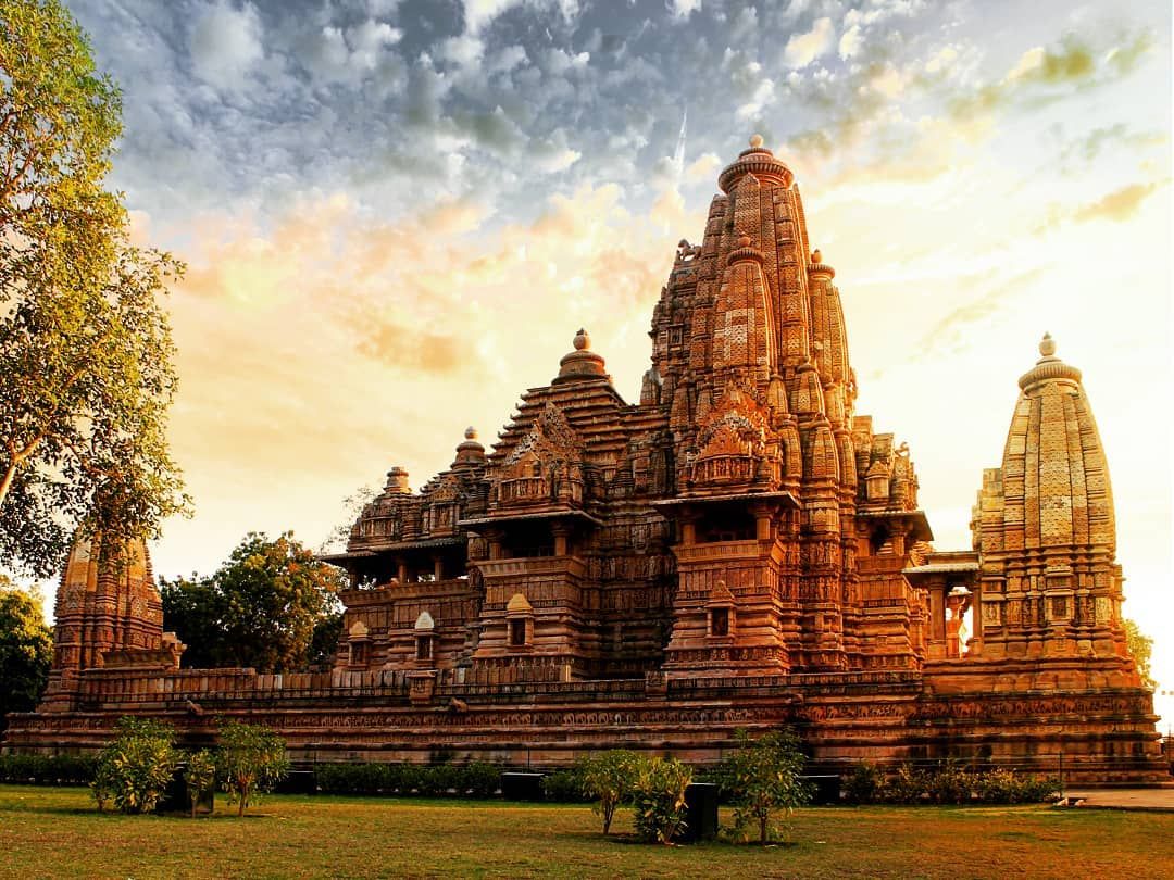 Chhatarpur Temple Madhya Pradesh – Divine Visit & Benefits
